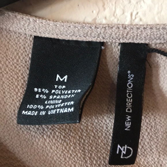 New Directions Medium top - Picture 2 of 4